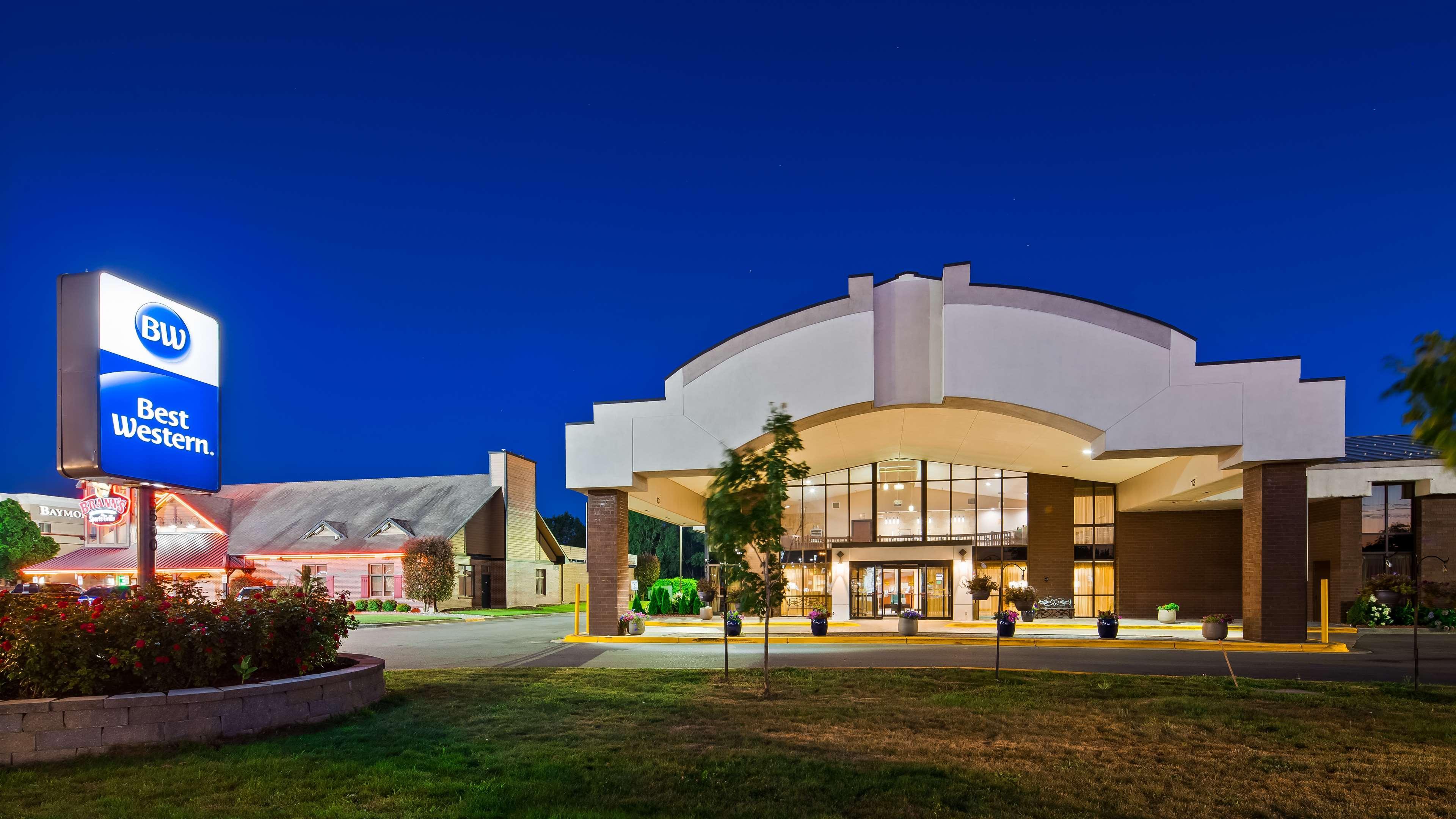 Americinn By Wyndham Grand Rapids Airport North Cascade Exterior photo