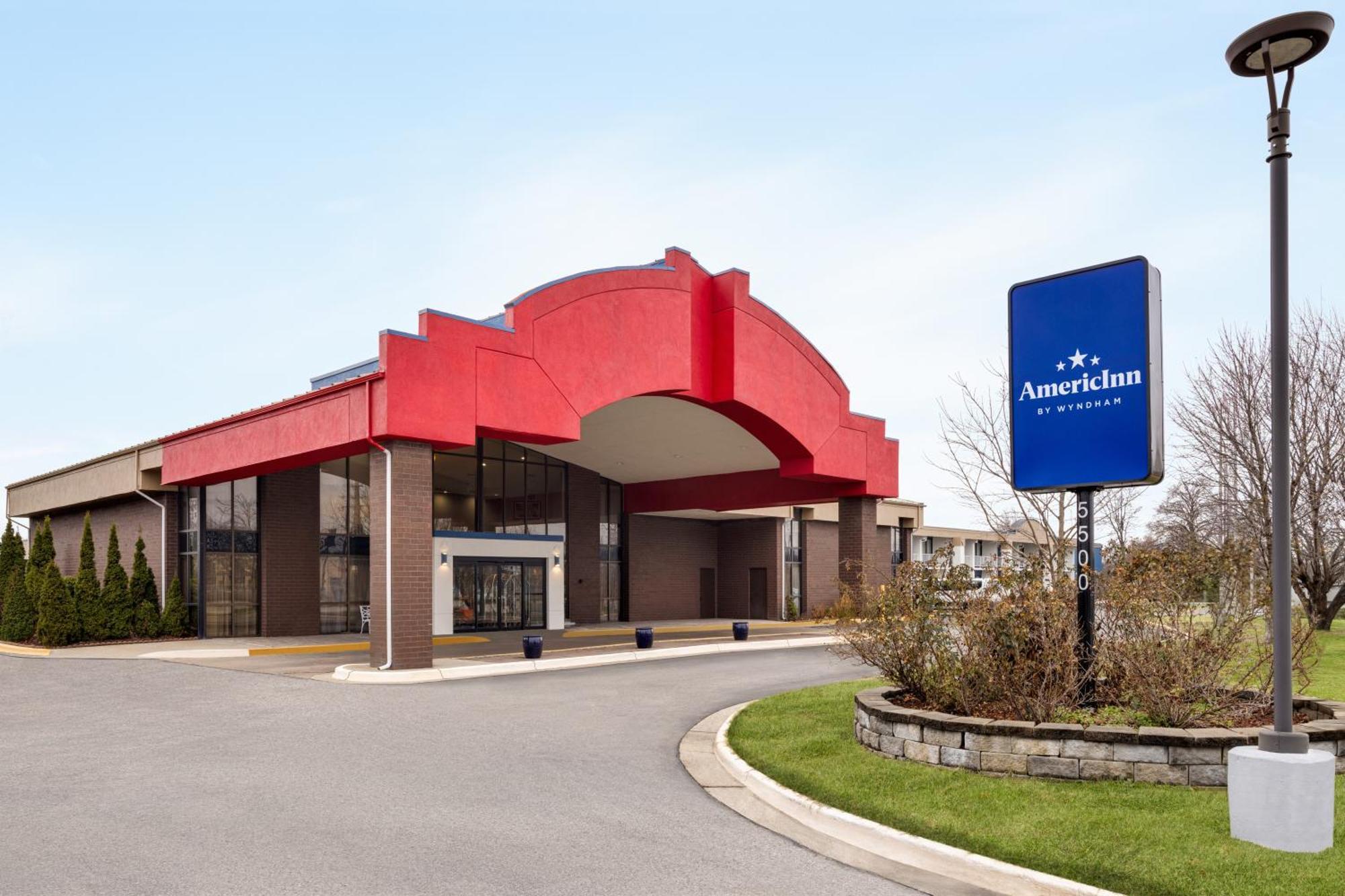 Americinn By Wyndham Grand Rapids Airport North Cascade Exterior photo
